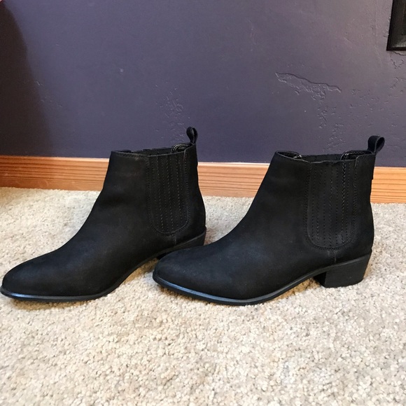 Black Steve madden booties!! - Picture 3 of 7